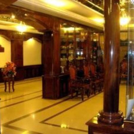 Star Hotel Battambang Buitenkant foto