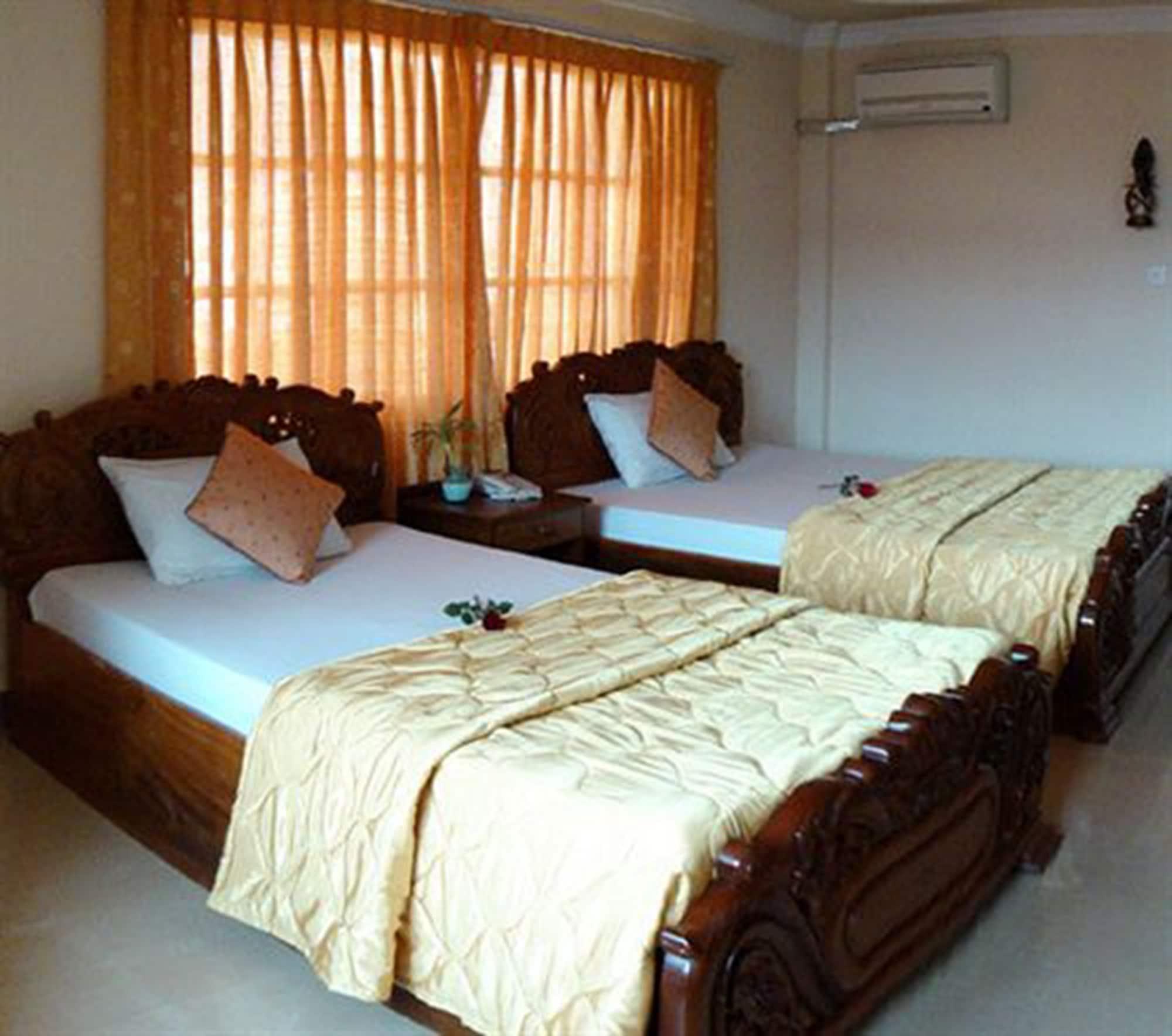 Star Hotel Battambang Buitenkant foto