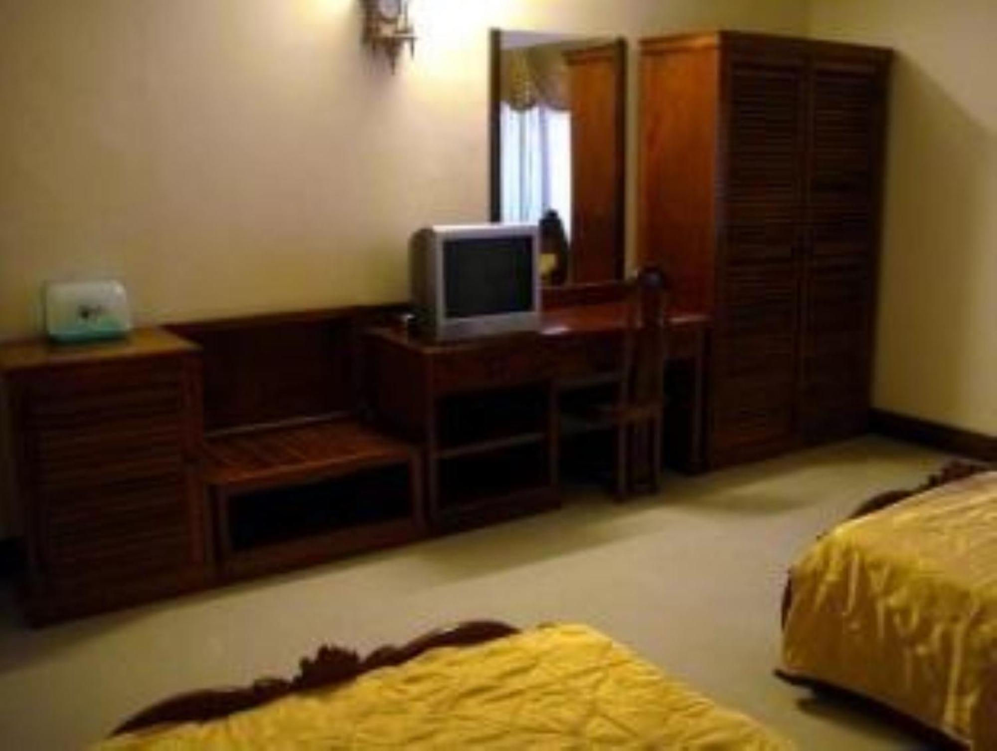 Star Hotel Battambang Buitenkant foto