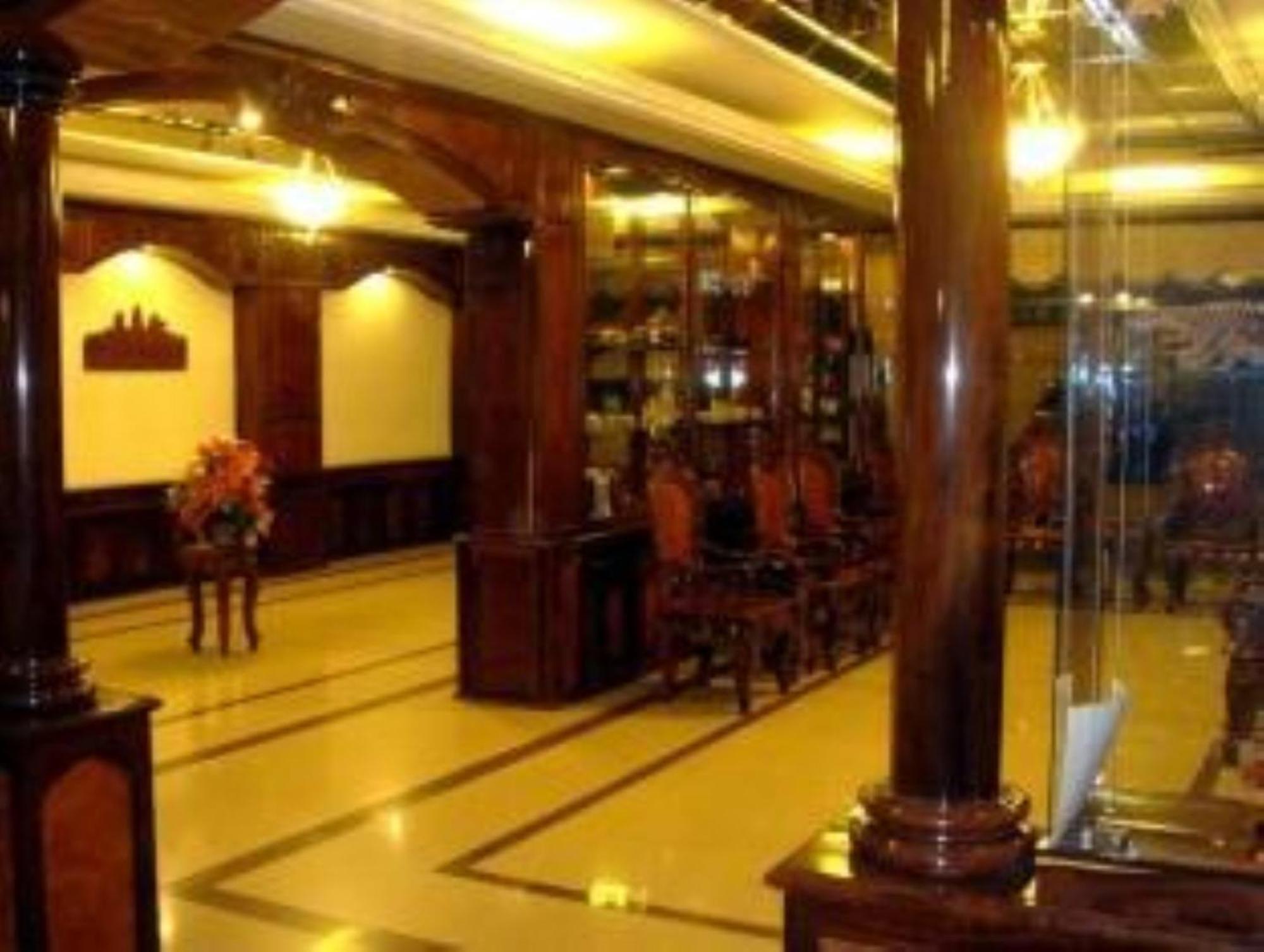 Star Hotel Battambang Buitenkant foto